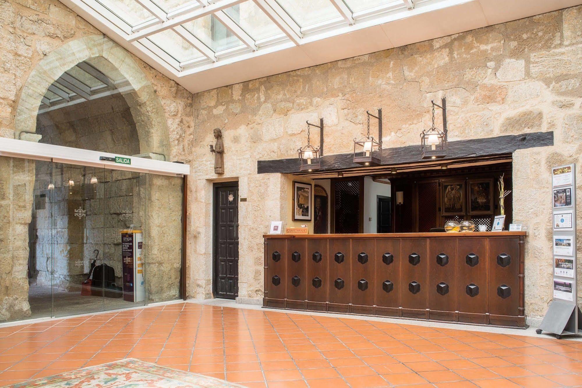 Parador De Ciudad-Rodrigo Exteriör bild